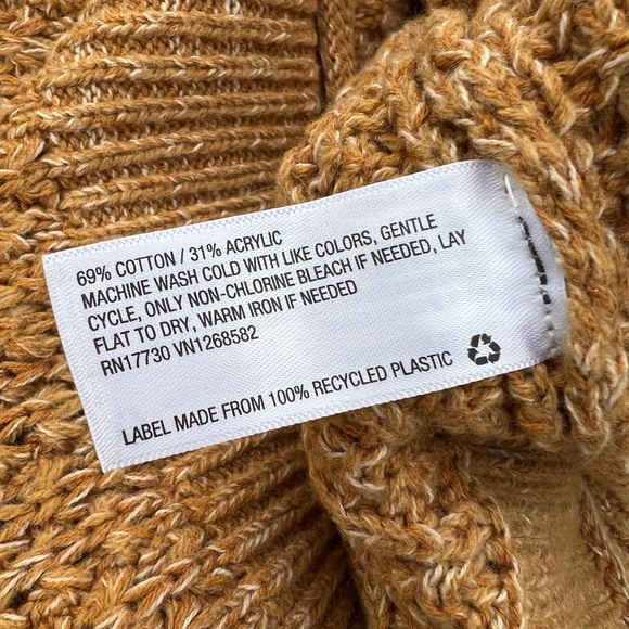 Universal Thread Sweater - Picture 4 of 4